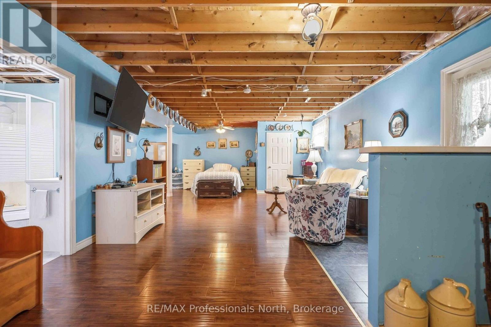 2593 BRUNEL ROAD - 43
