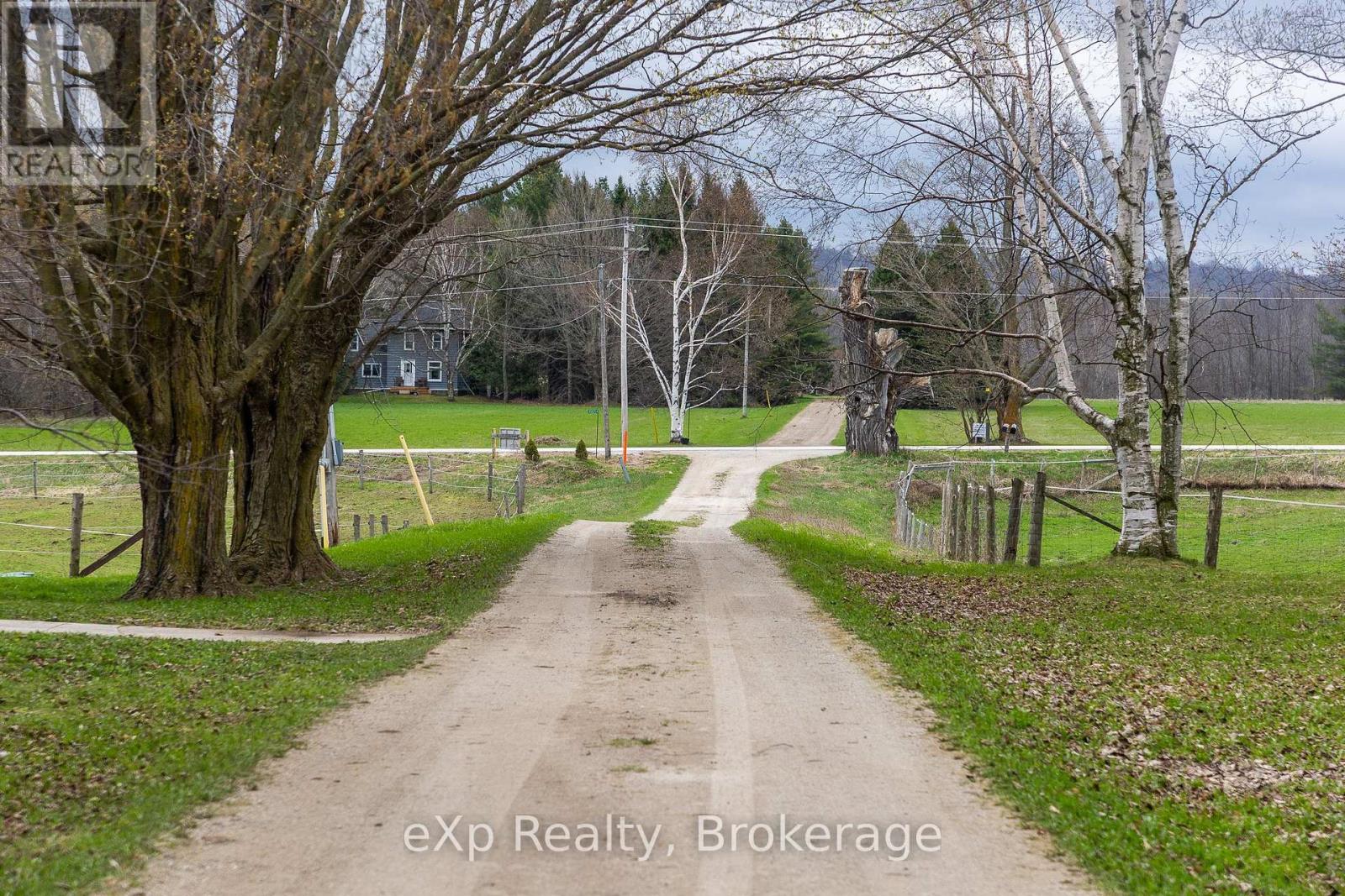 430254 SYDENHAM-LAKESHORE DRIVE - 43