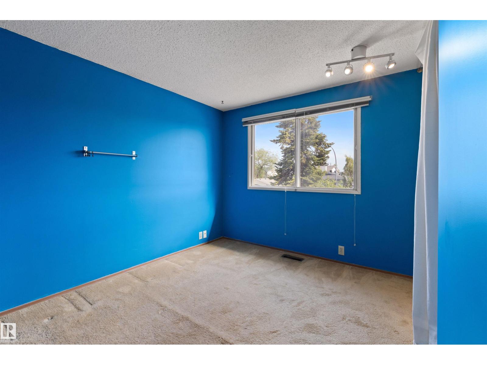 17912 77 AV NW - 21
