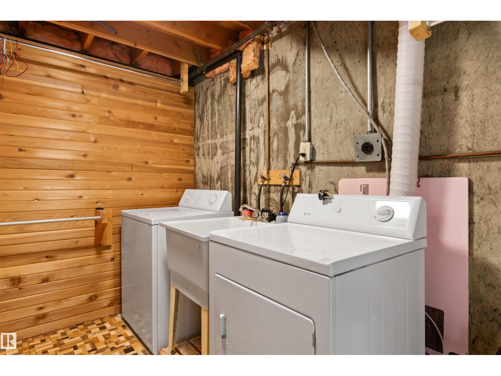 17912 77 AV NW - 25