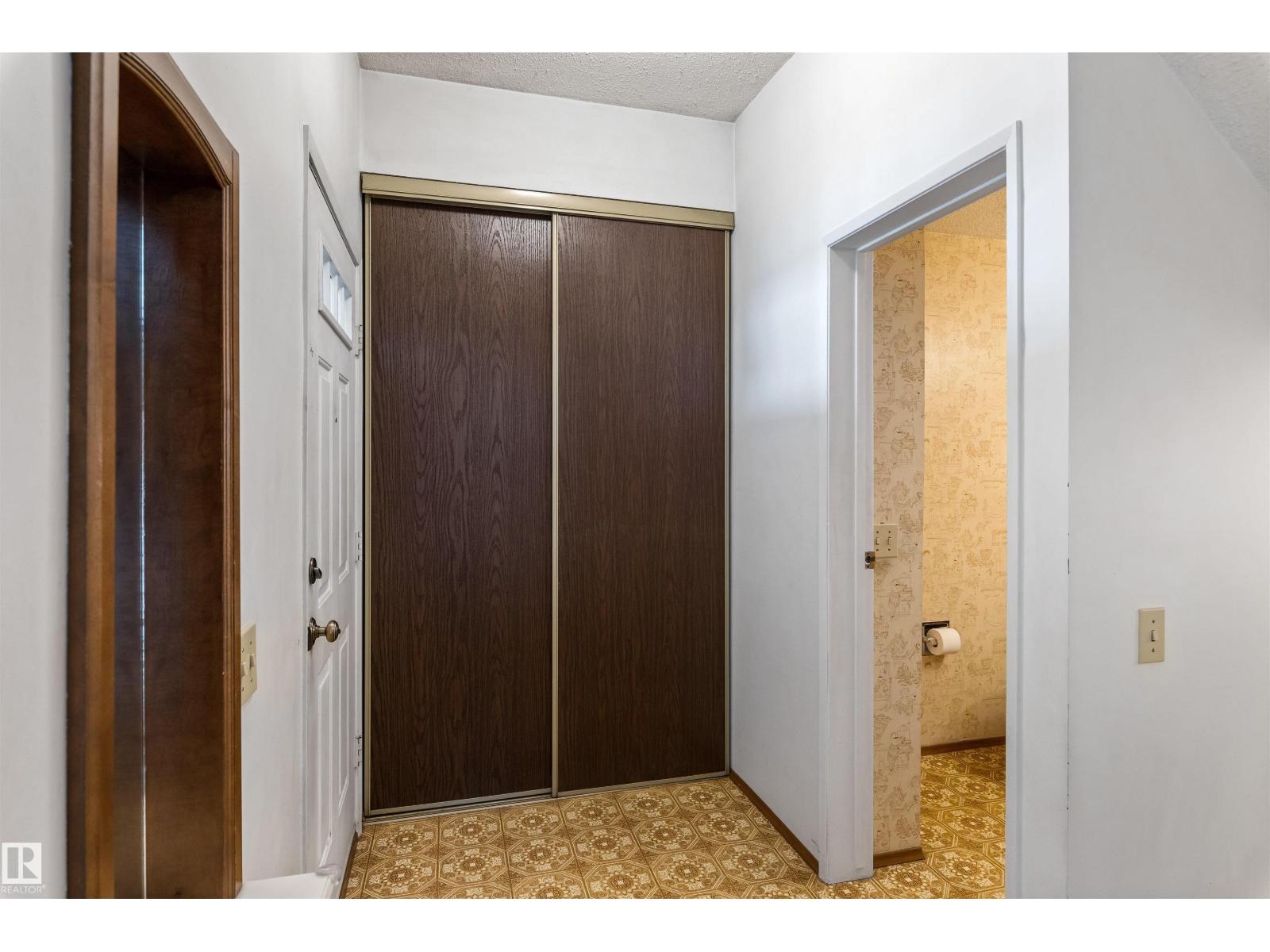 17912 77 AV NW - 6