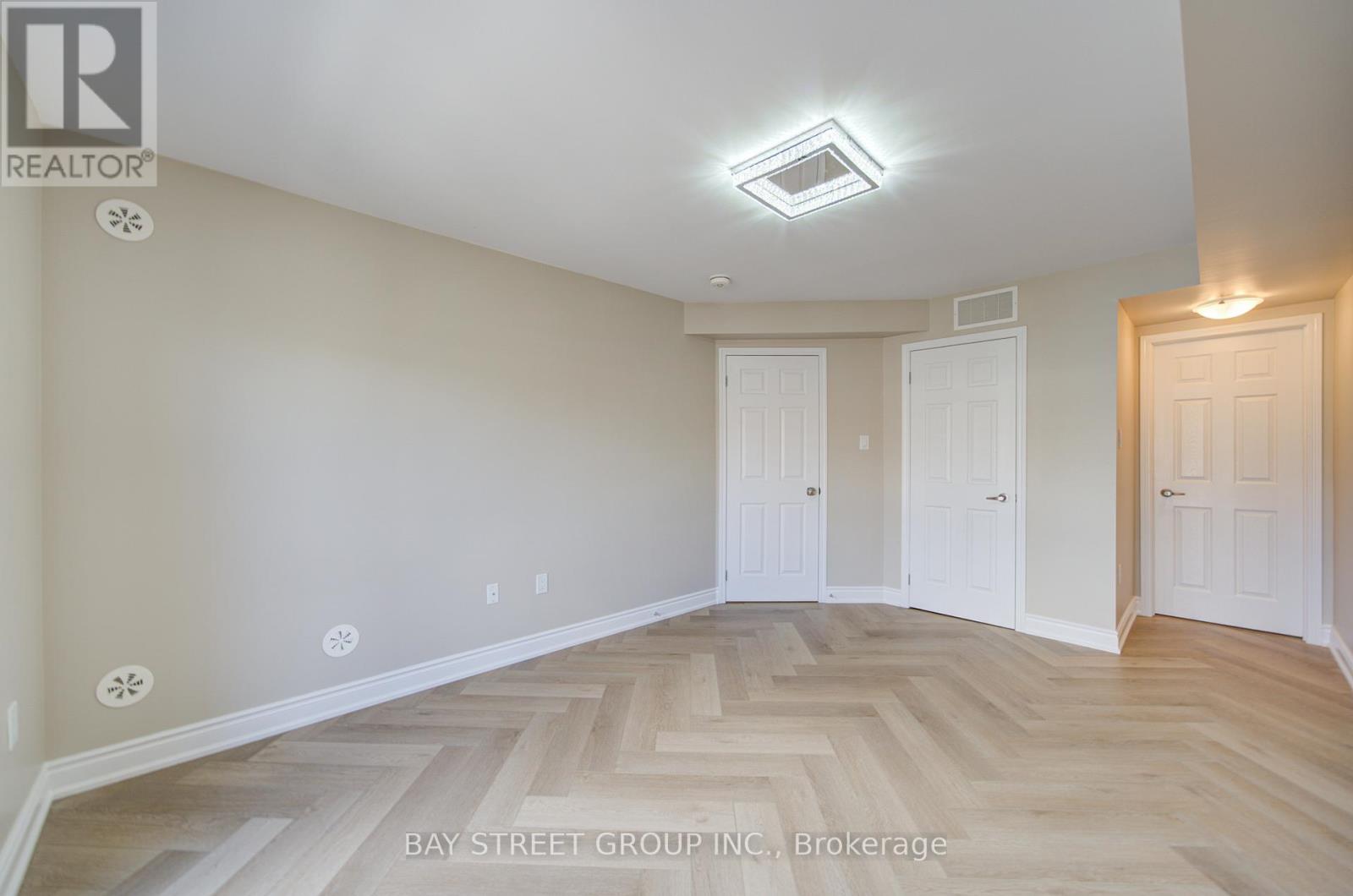 #3 626 REXDALE BOULEVARD - 27