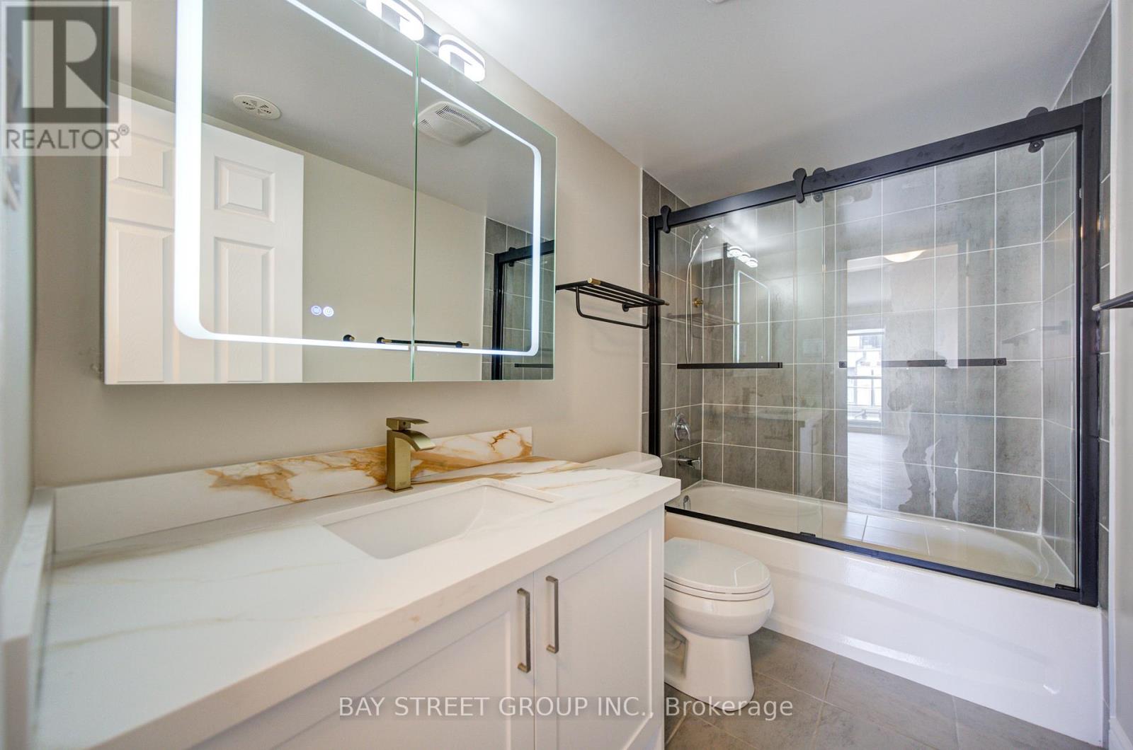 #3 626 REXDALE BOULEVARD - 29