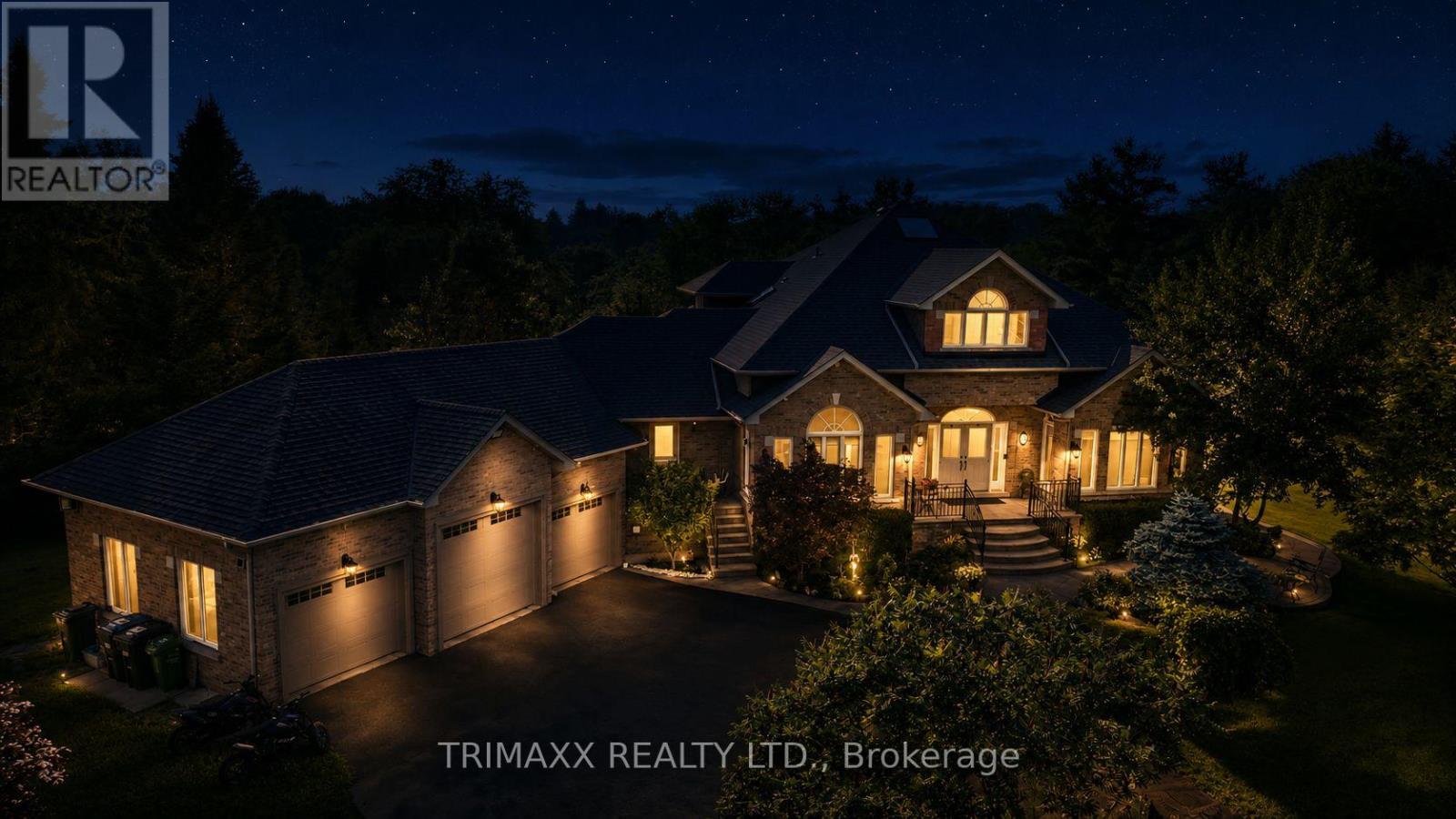 18 WALTON DRIVE - 44