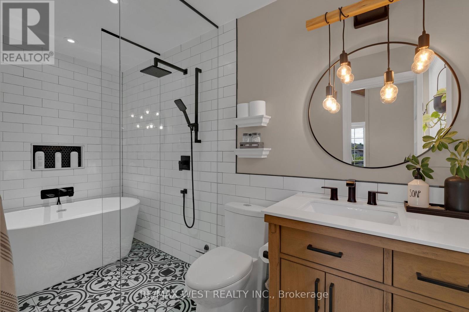 34 CRESTRIDGE DRIVE - 10