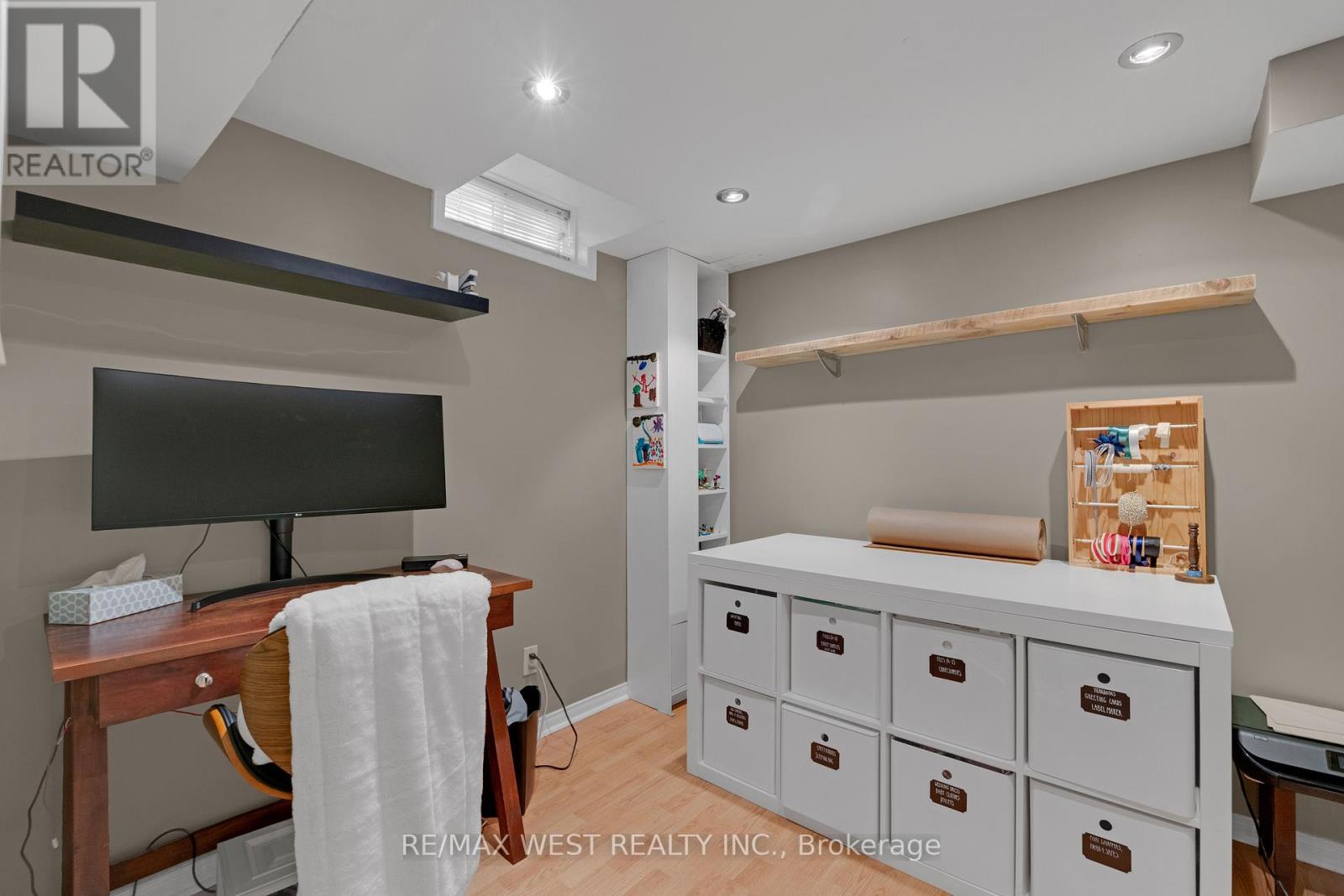 34 CRESTRIDGE DRIVE - 14