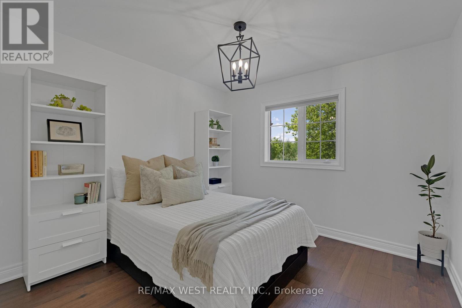 34 CRESTRIDGE DRIVE - 12