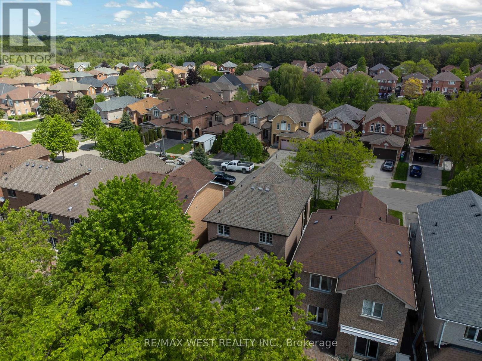 34 CRESTRIDGE DRIVE - 21
