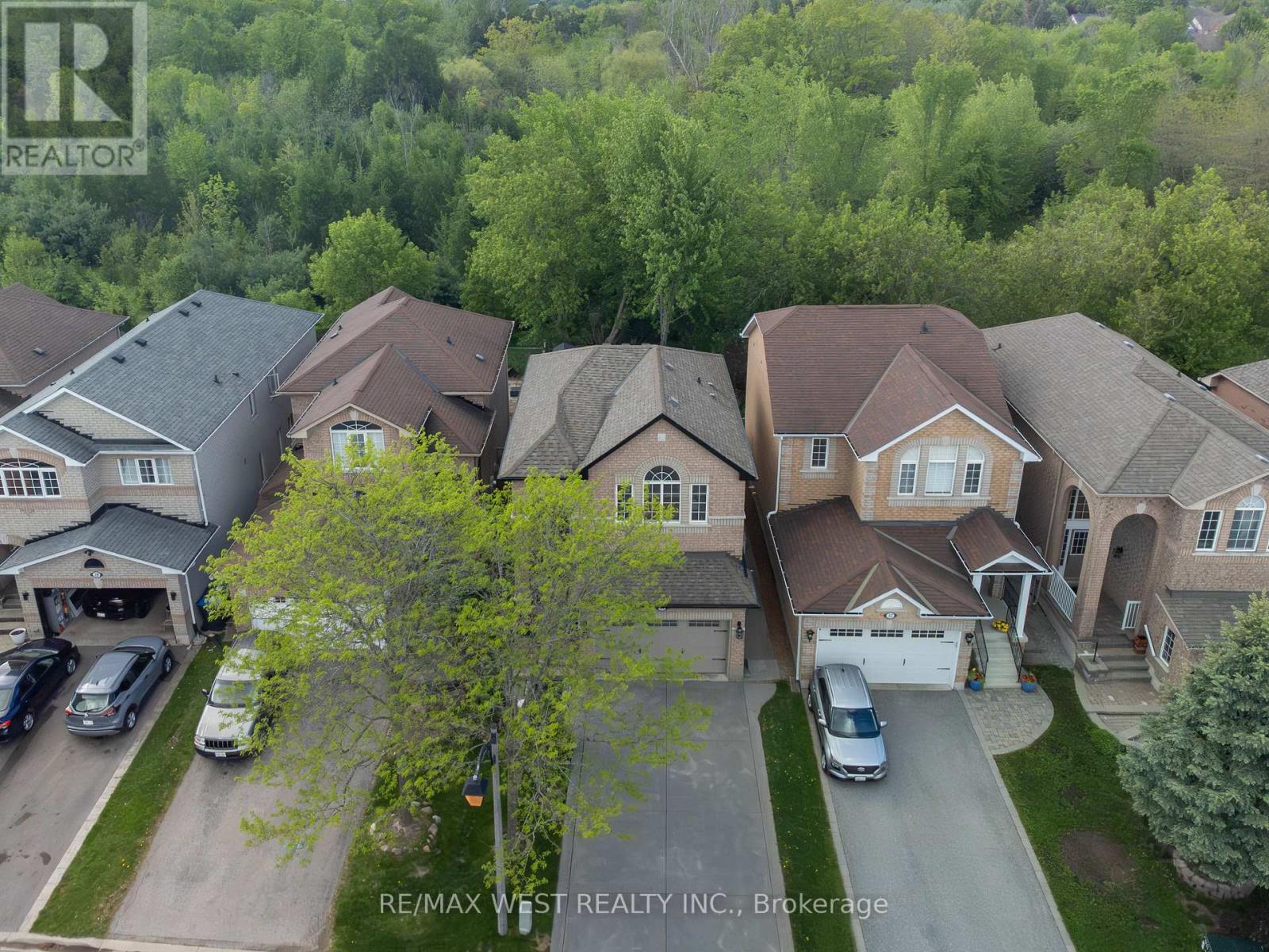 34 CRESTRIDGE DRIVE - Image 2
