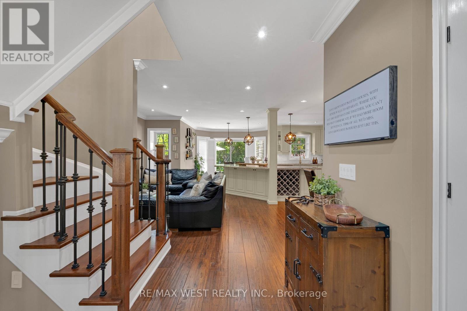 34 CRESTRIDGE DRIVE - Image 3