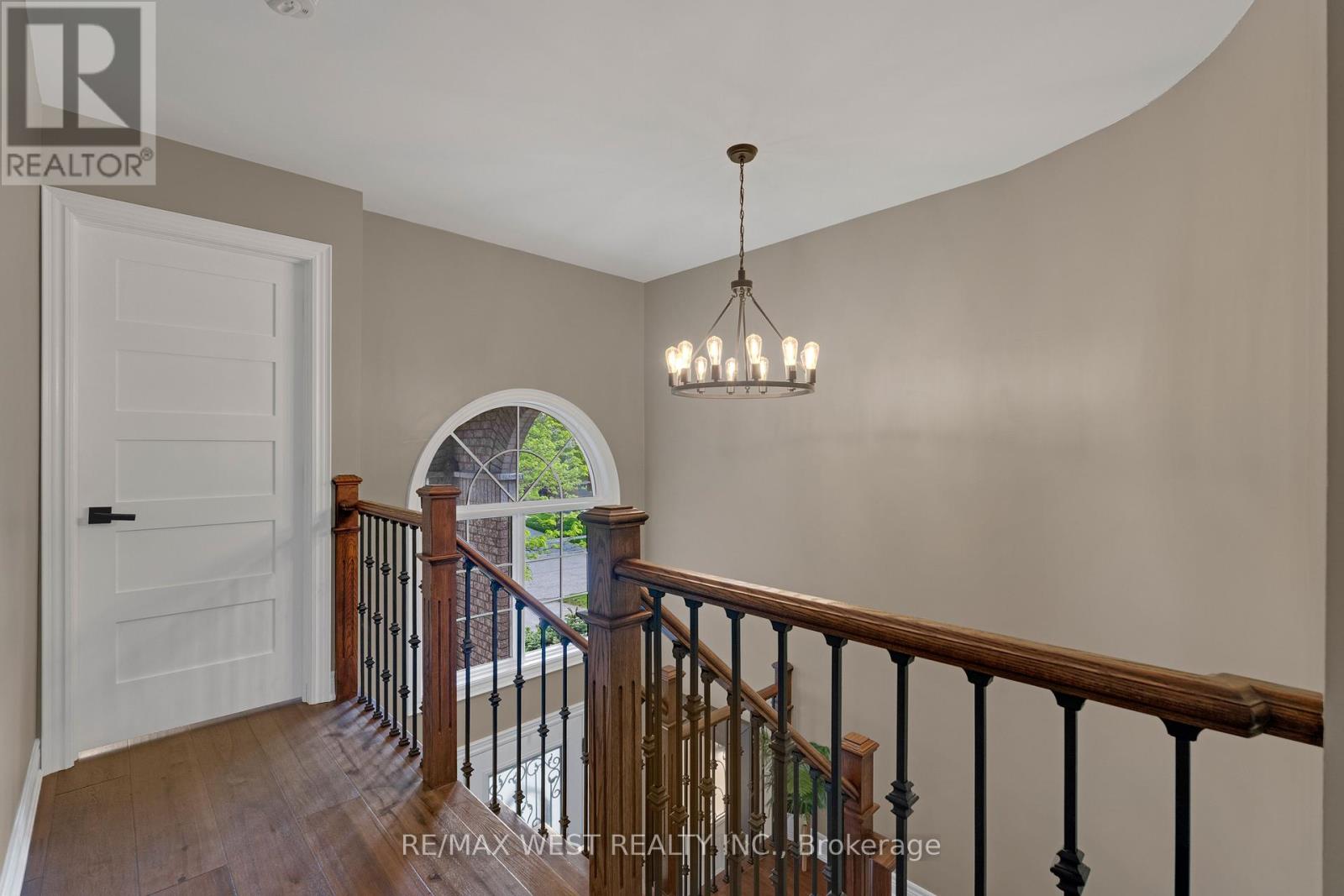 34 CRESTRIDGE DRIVE - 8