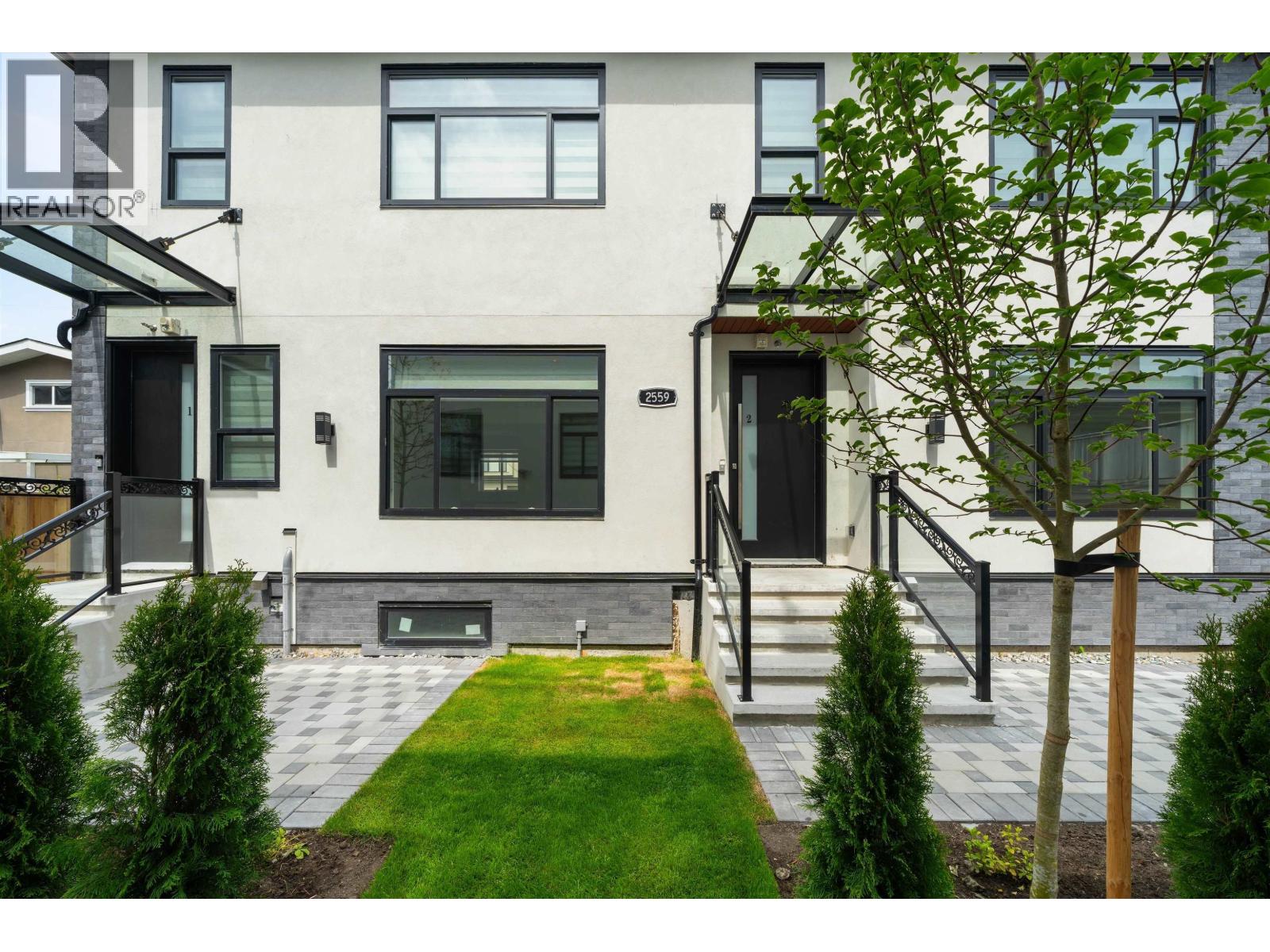 #2 2559 KING EDWARD Avenue - photo 2