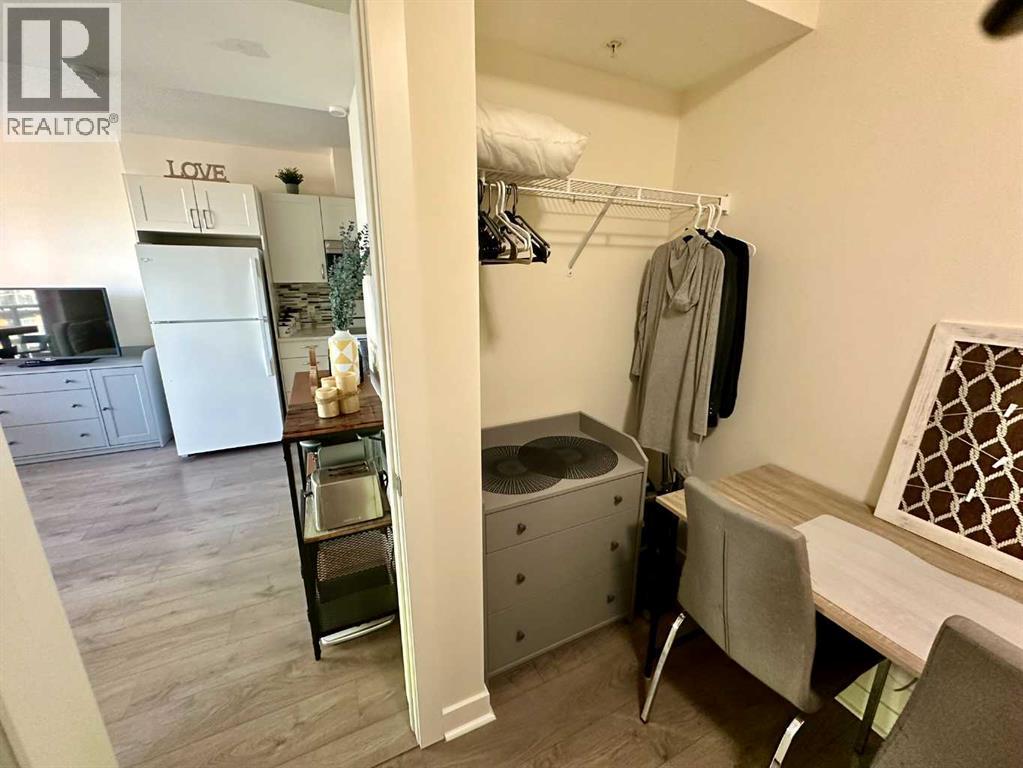 #1108 10 Brentwood Common  NW - 12