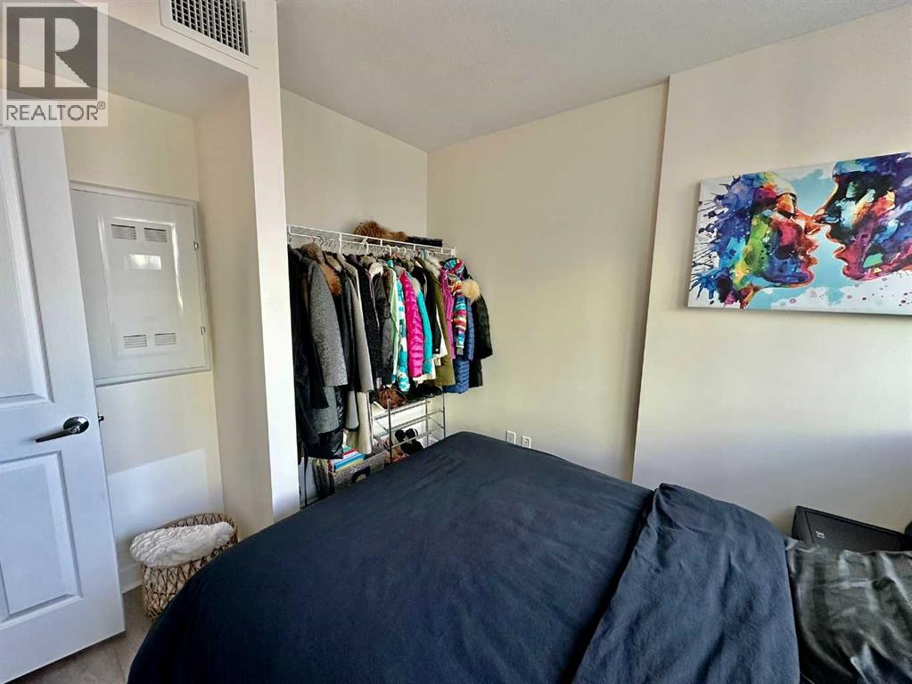 #1108 10 Brentwood Common  NW - 6