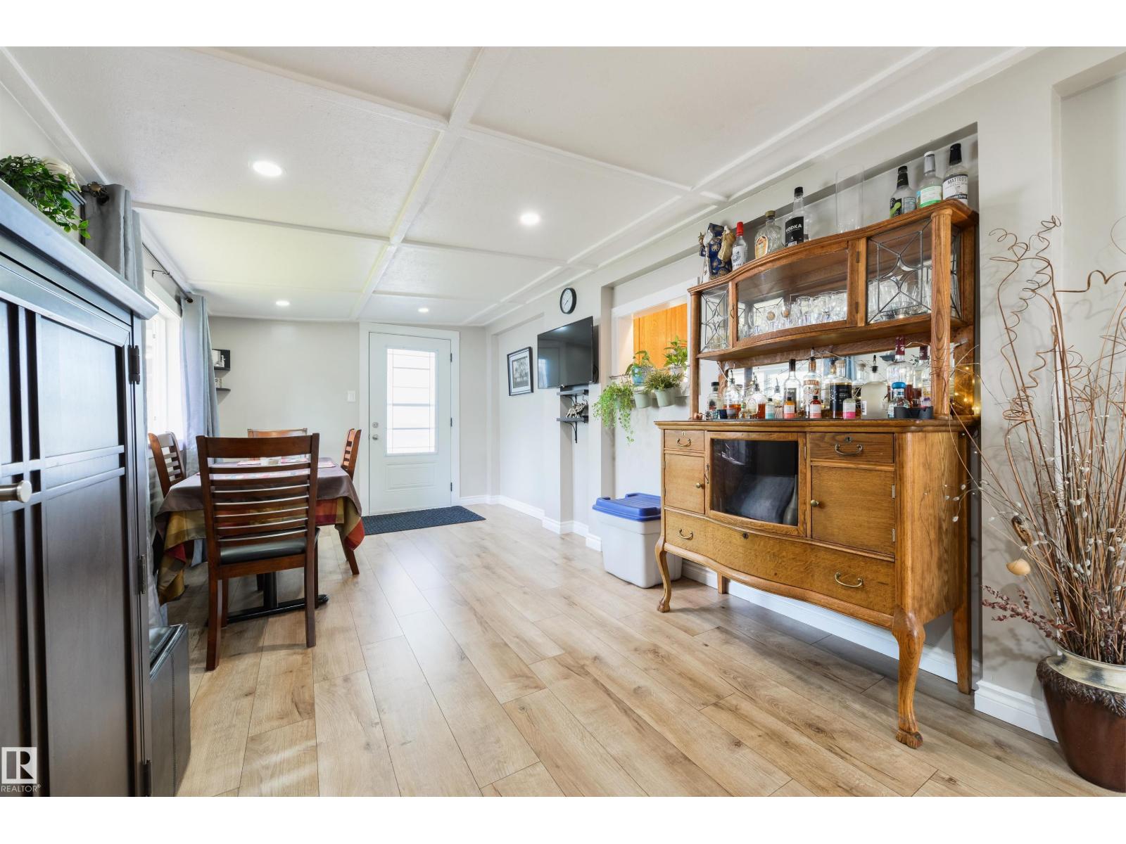 15 Post RD NW - 11