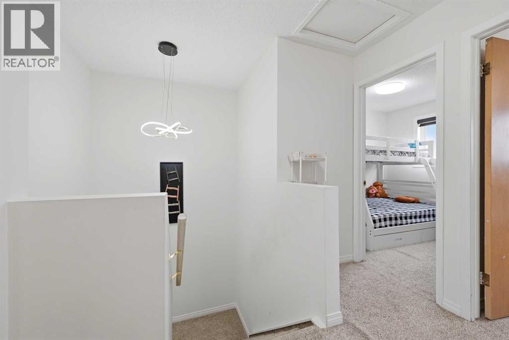 172 Castlebrook Road NE - 17