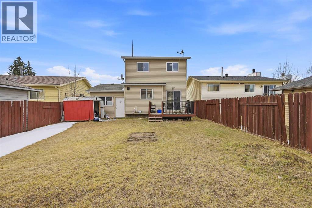 172 Castlebrook Road NE - 39