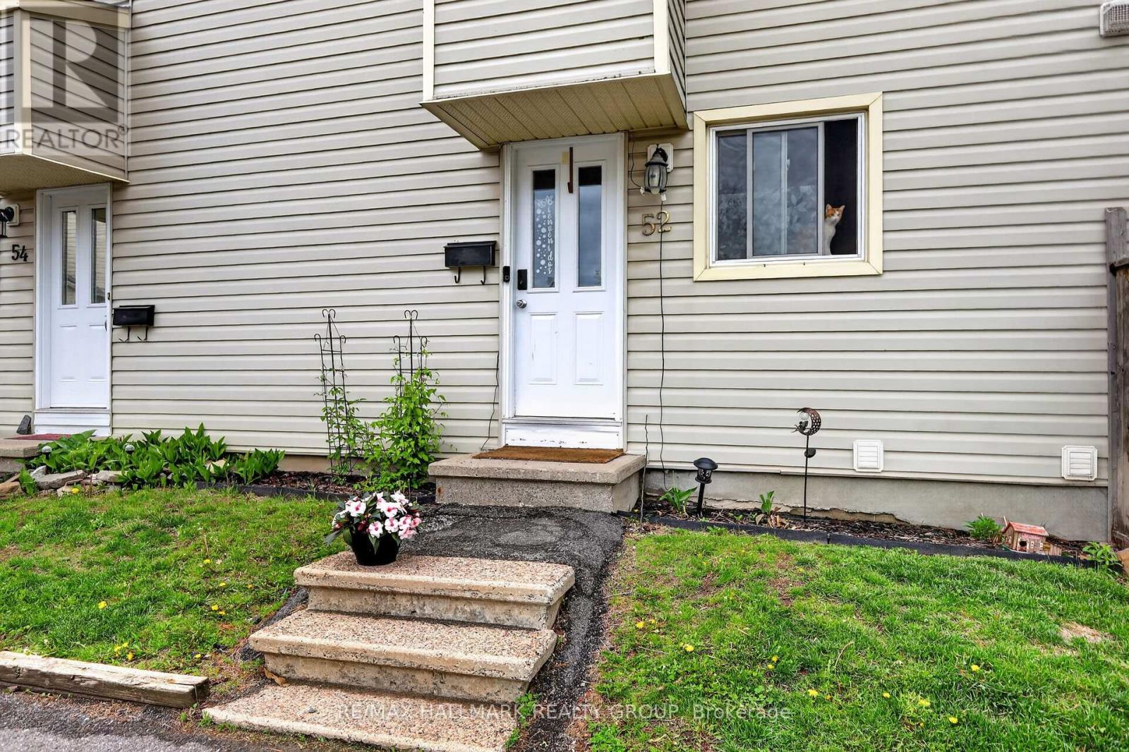 52 THISTLEDOWN COURT - 3