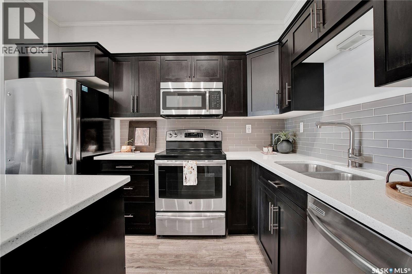 #106 545 Hassard CLOSE - 5