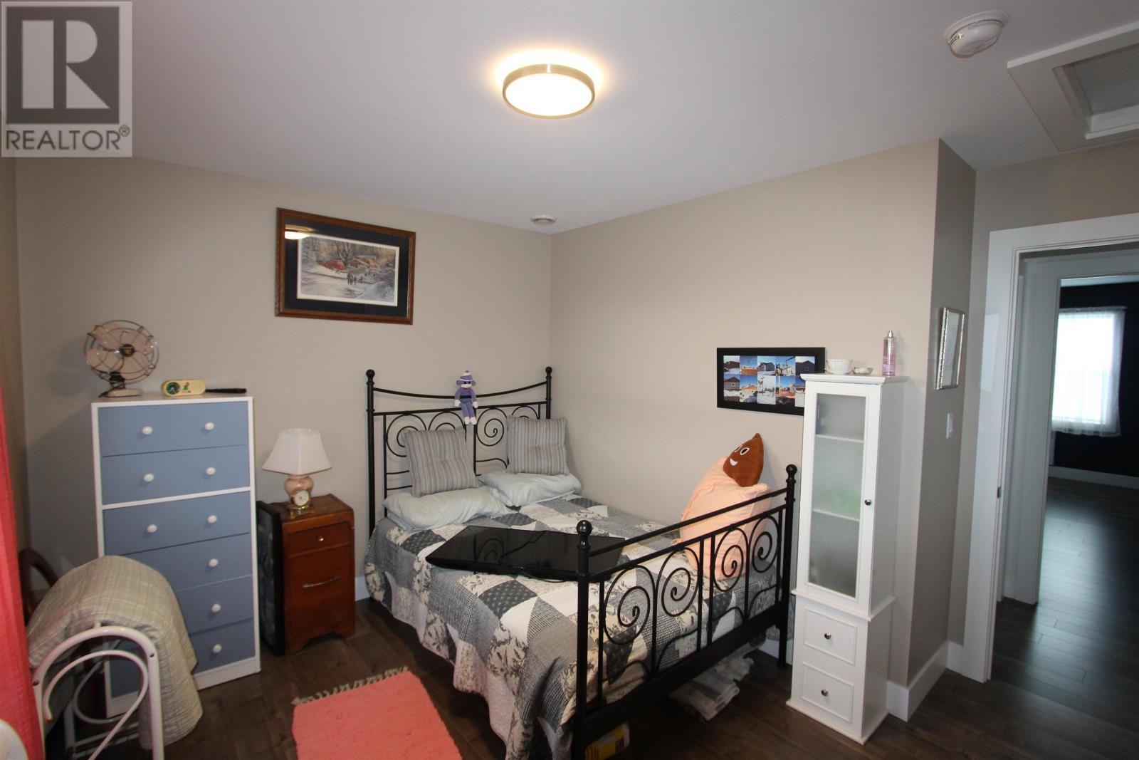 253 Carleton Avenue - 17
