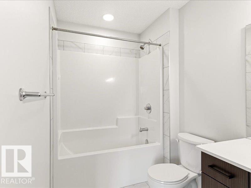 17487 77 ST NW - 23