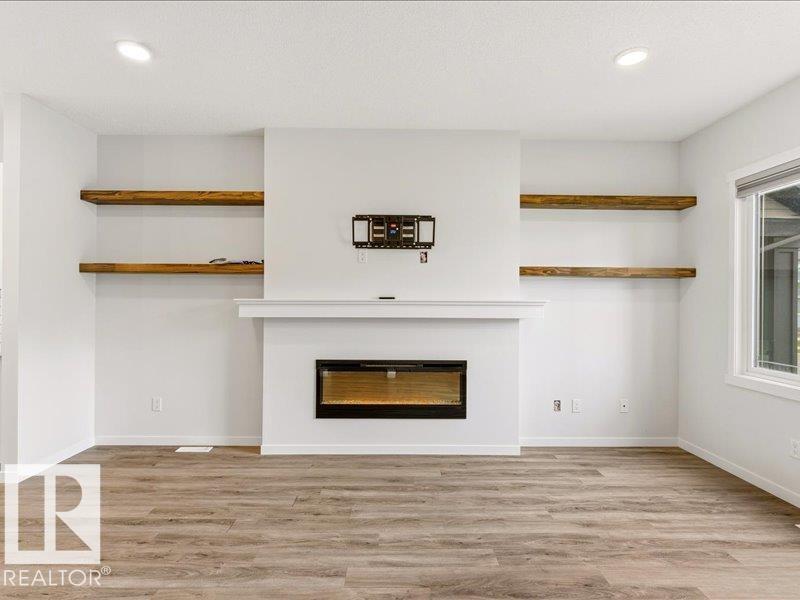 17487 77 ST NW - 5