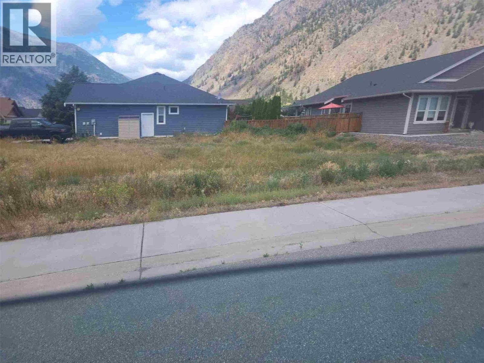 300 FORNER Crescent - main photo