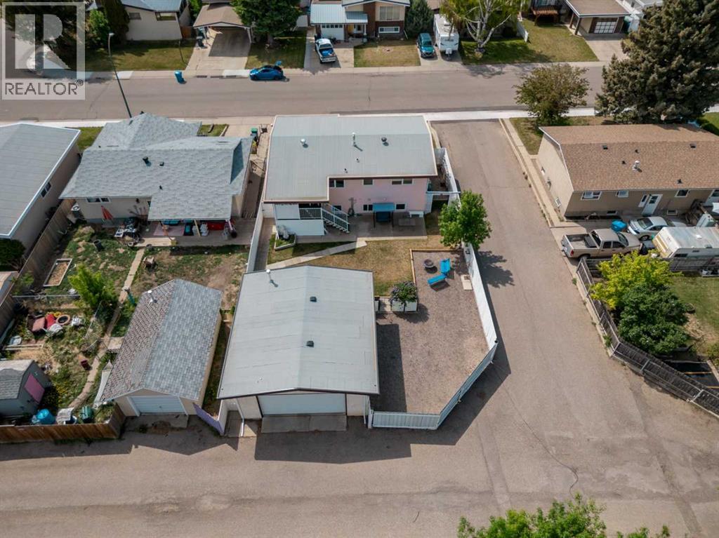 2009 17 Street N - 43