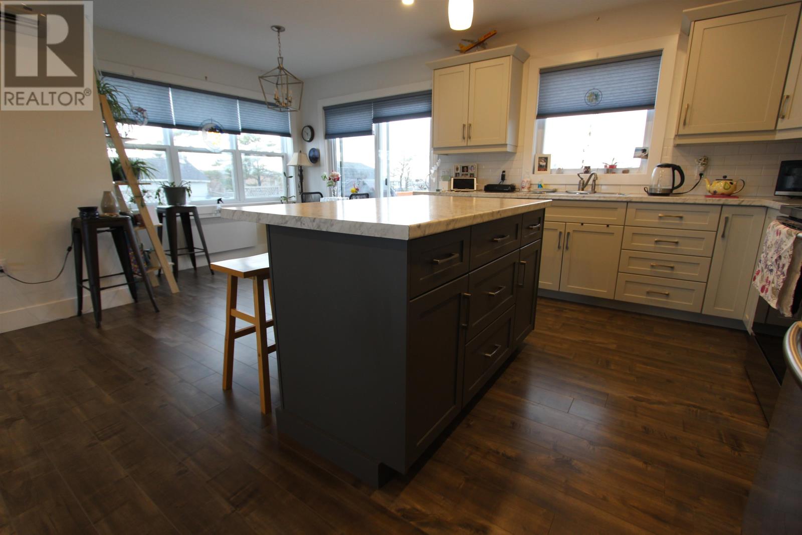 253 Carleton Avenue - 12