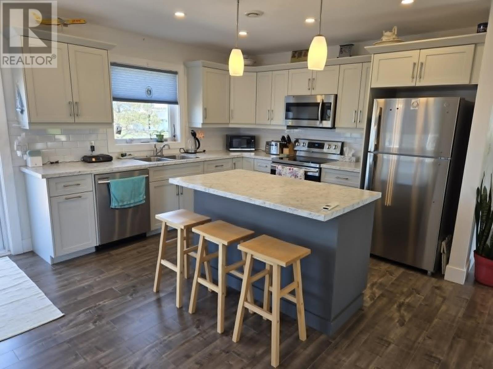 253 Carleton Avenue - 10