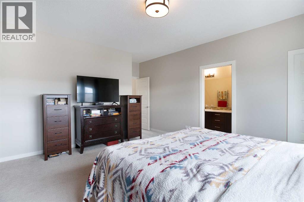 4827 22 Avenue NW - 23