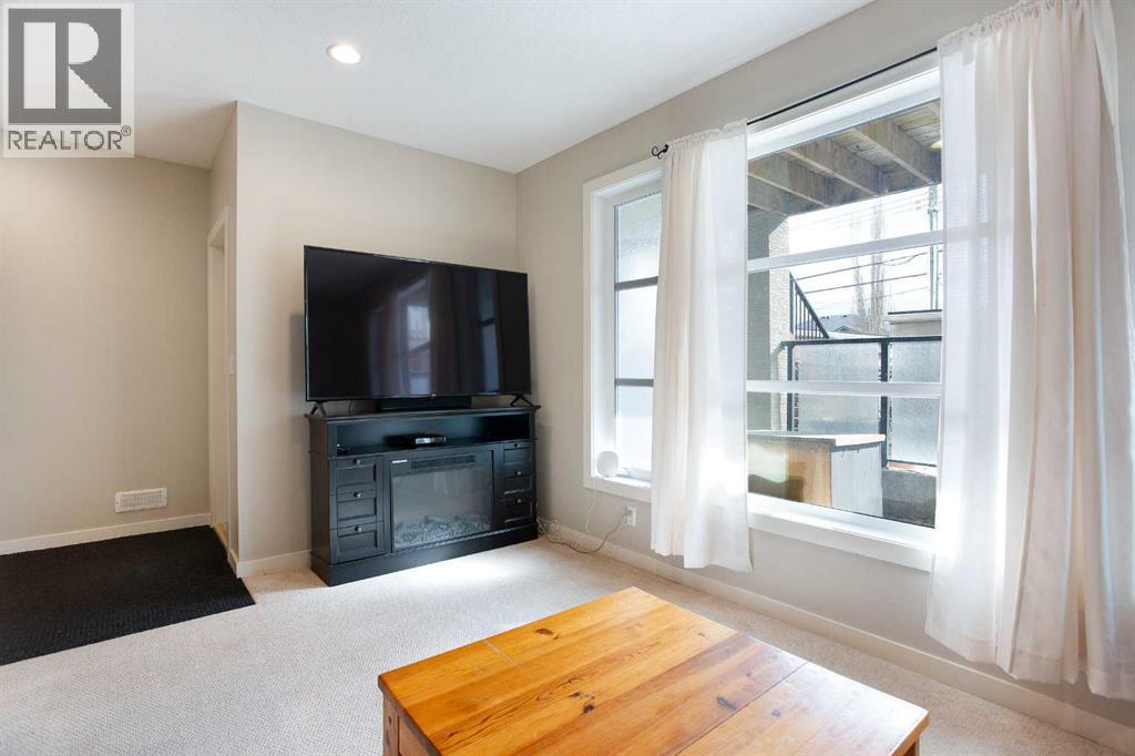 4827 22 Avenue NW - 32