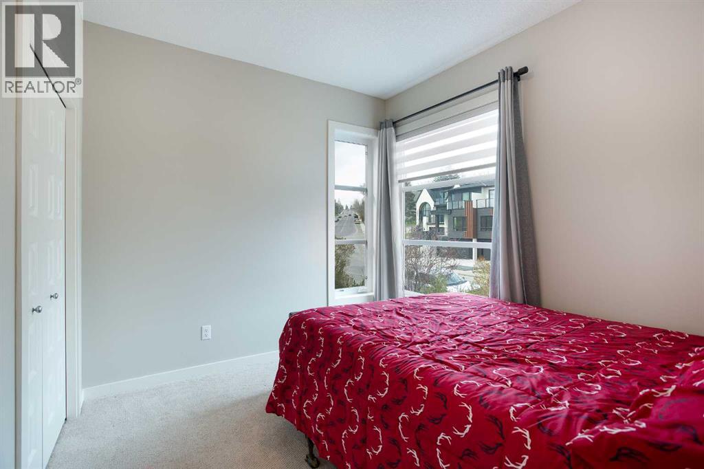 4827 22 Avenue NW - 25