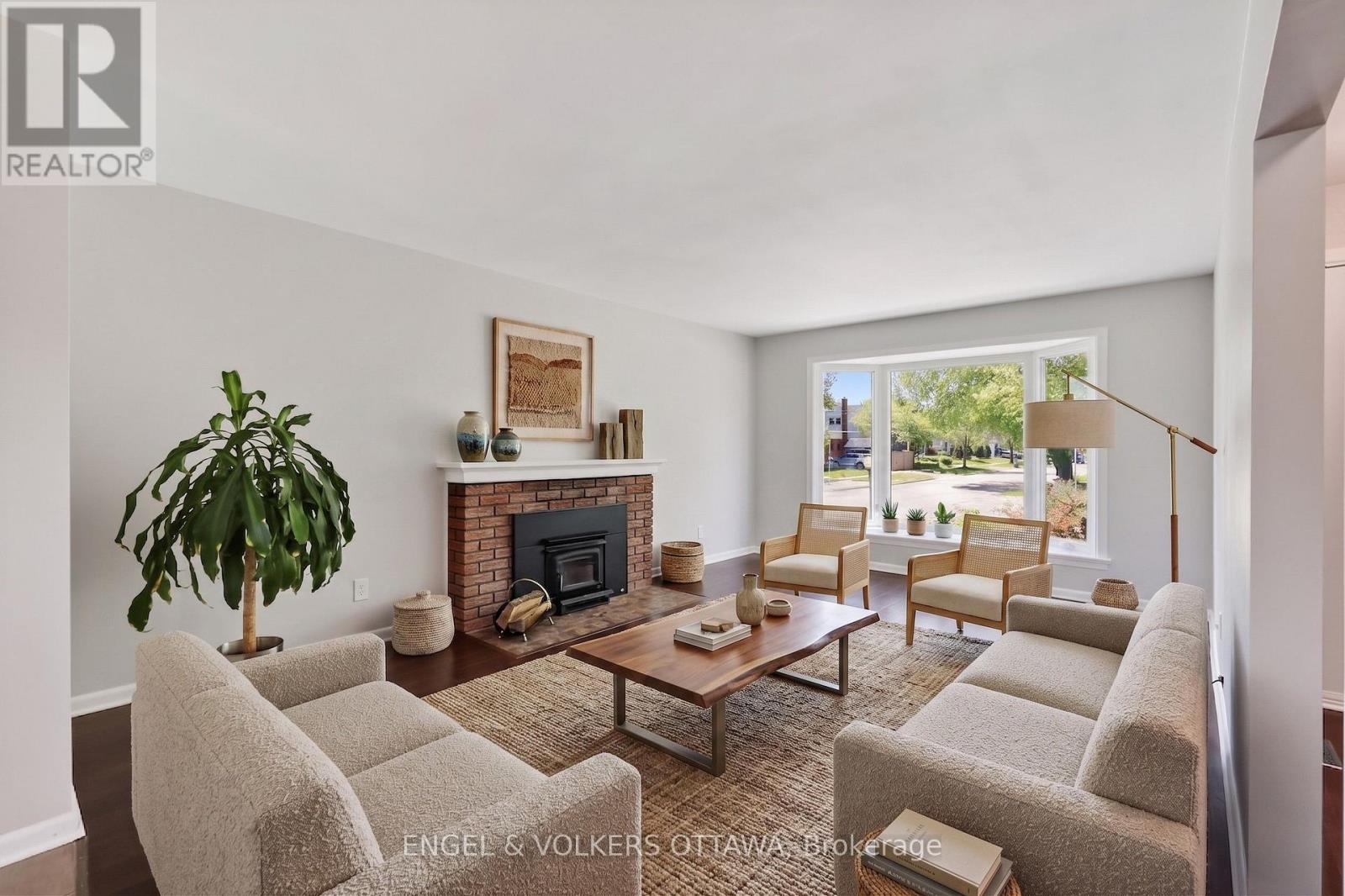 989 CONNAUGHT AVENUE - 2