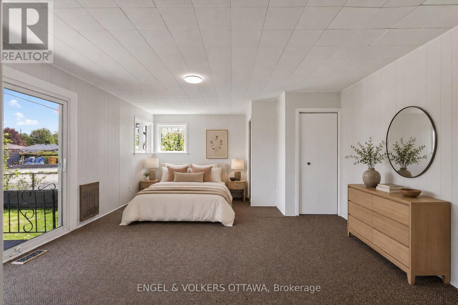 989 CONNAUGHT AVENUE - 5
