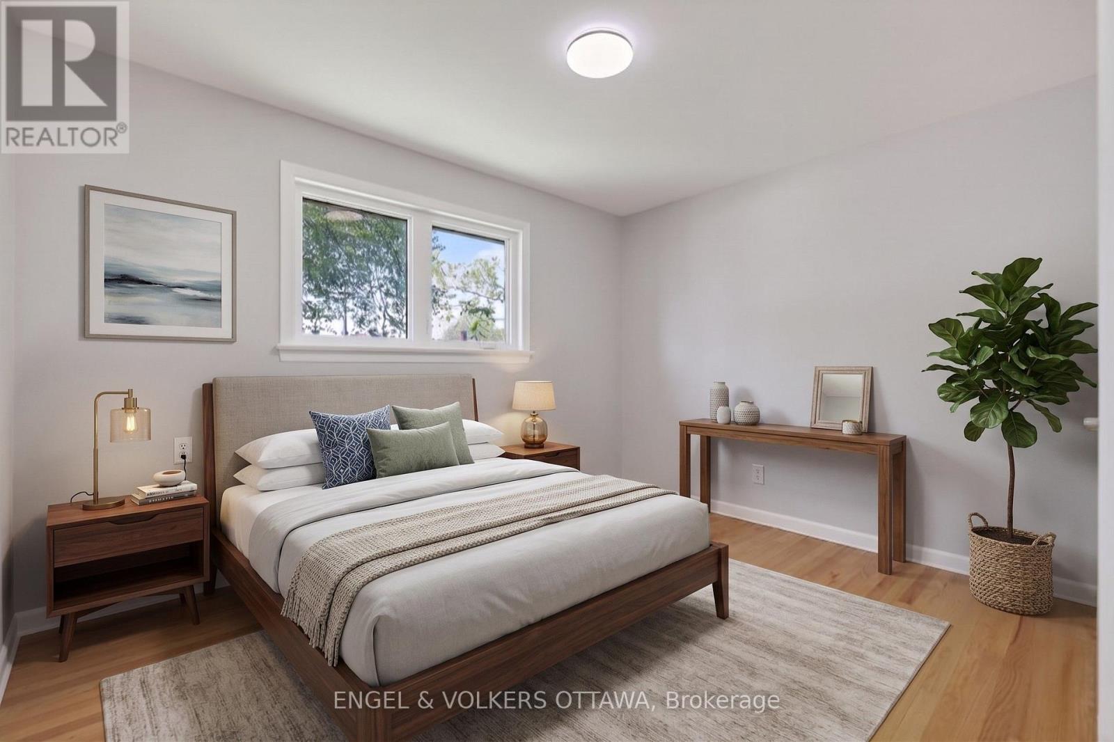989 CONNAUGHT AVENUE - 8
