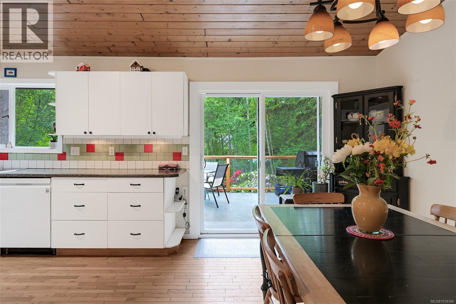 2340 Macdonald Rd - 24