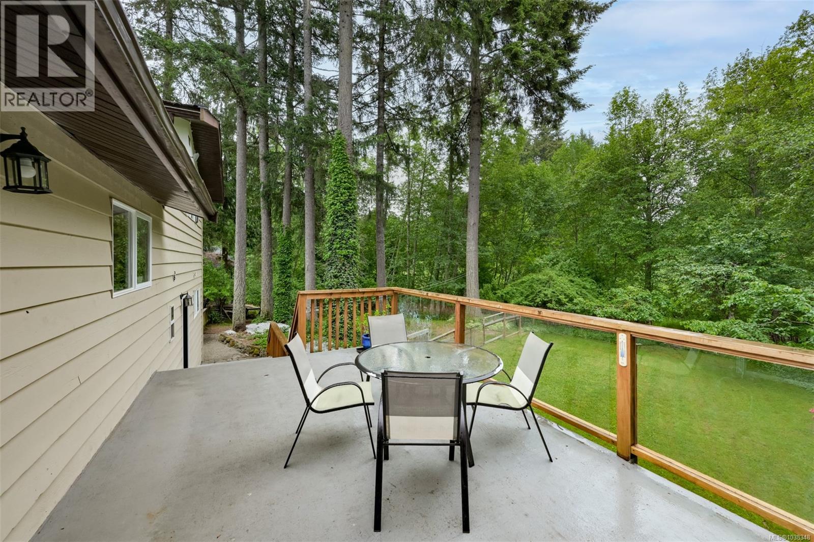 2340 Macdonald Rd - 25