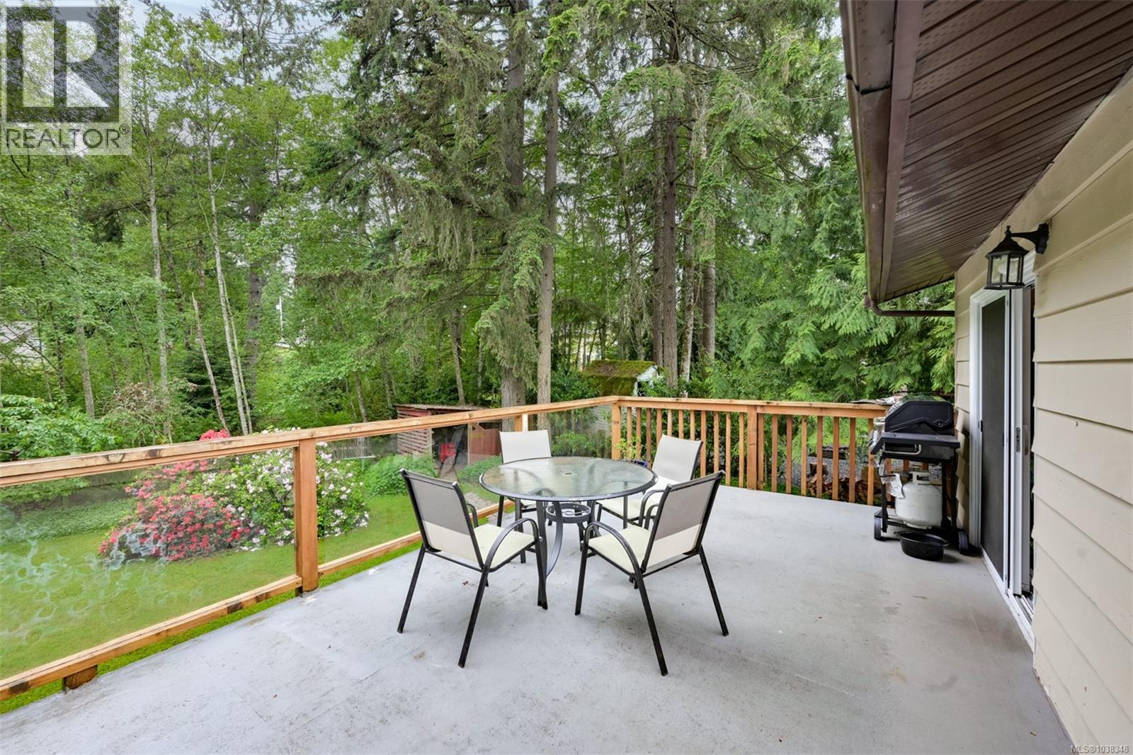 2340 Macdonald Rd - 26