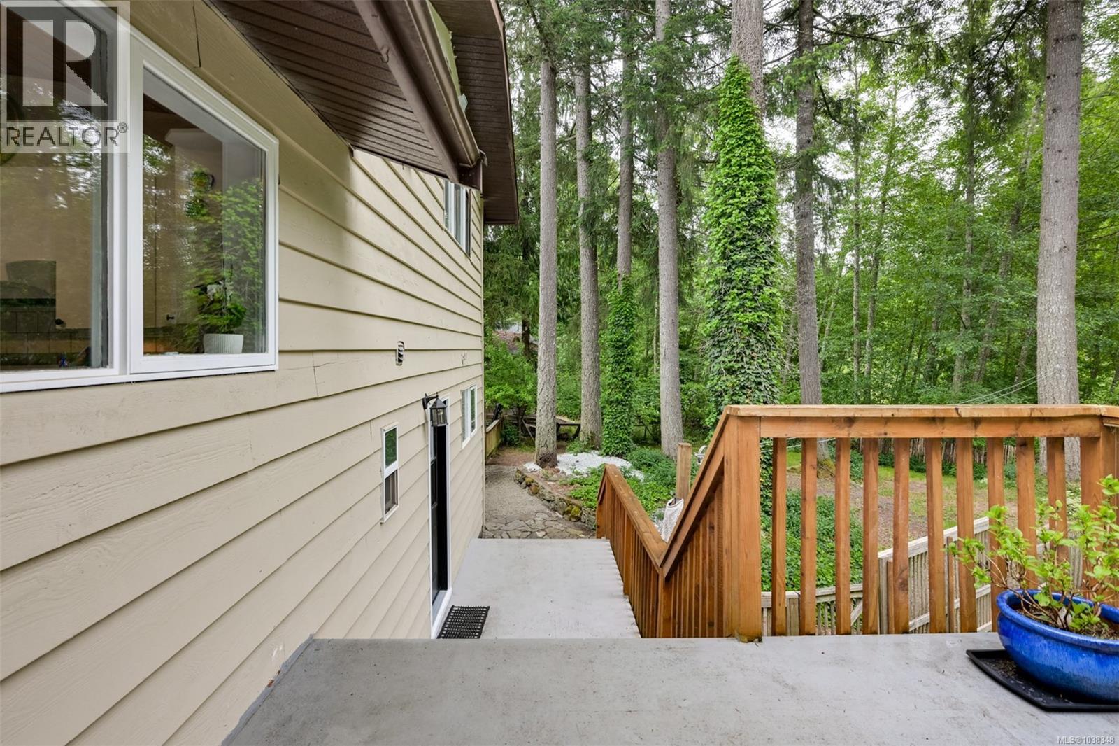 2340 Macdonald Rd - 30