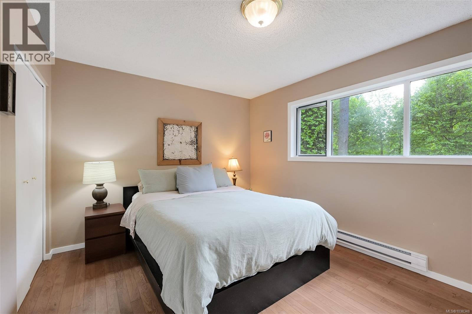2340 Macdonald Rd - 31