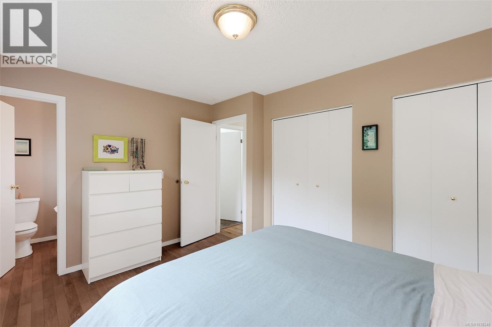 2340 Macdonald Rd - 32
