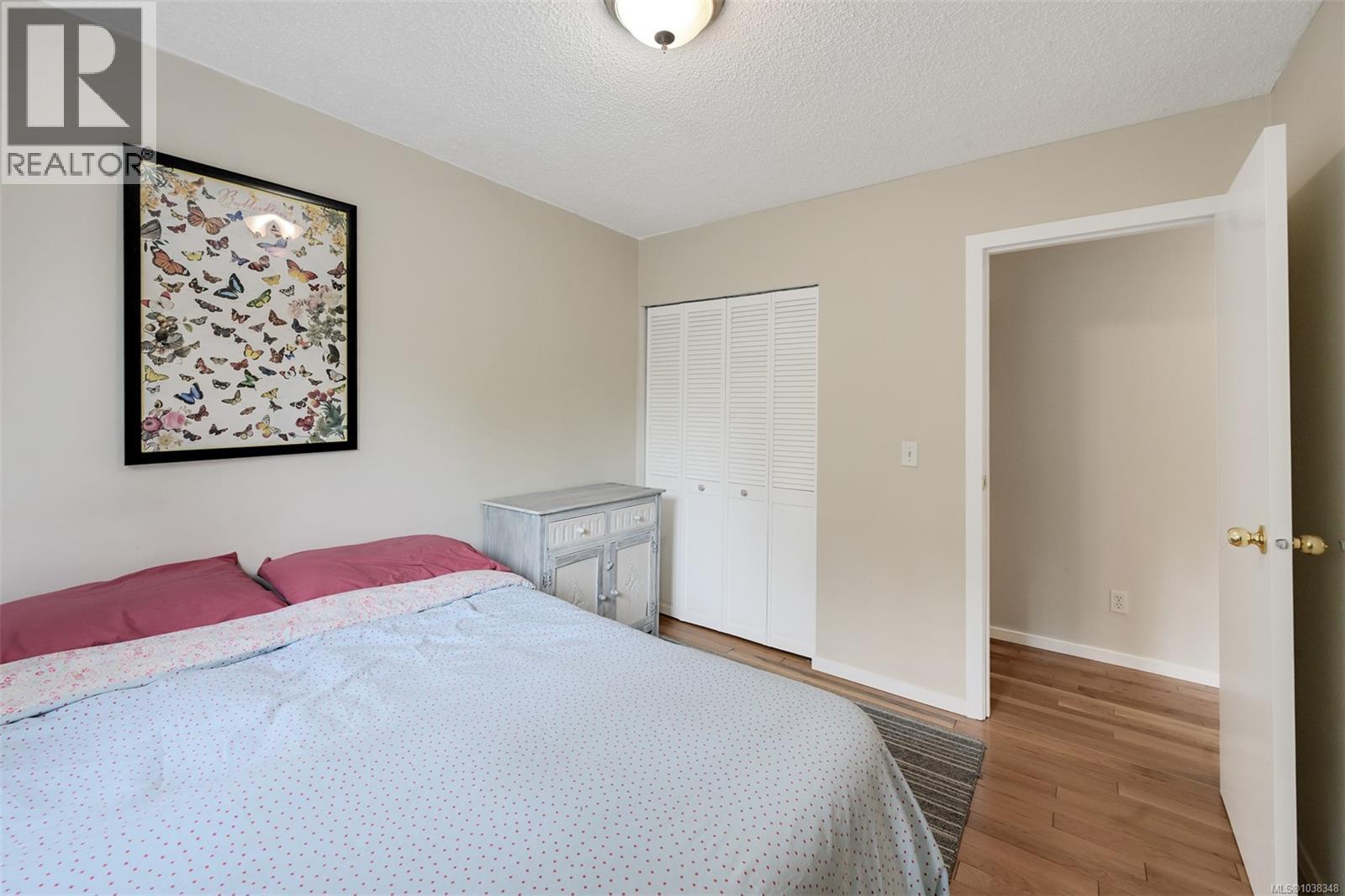 2340 Macdonald Rd - 36