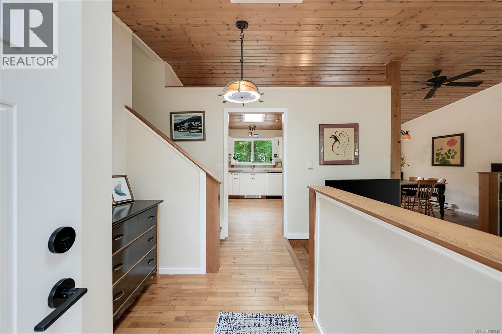 2340 Macdonald Rd - 4