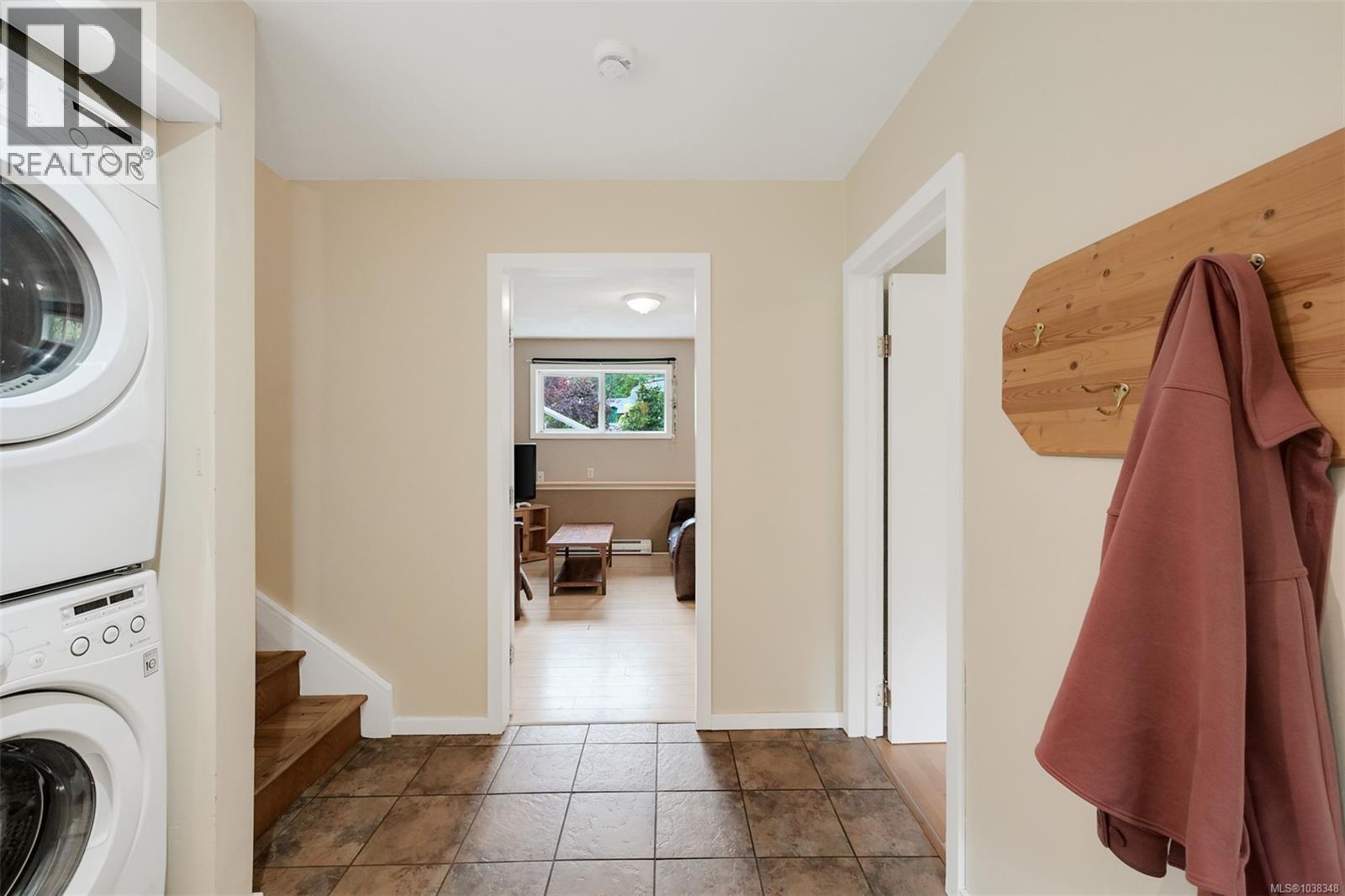 2340 Macdonald Rd - 46