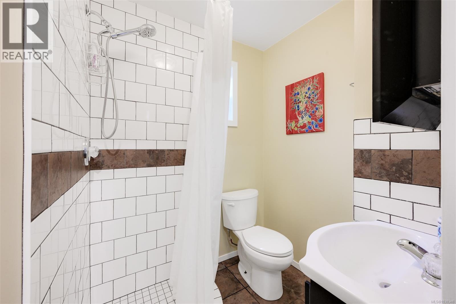 2340 Macdonald Rd - 47