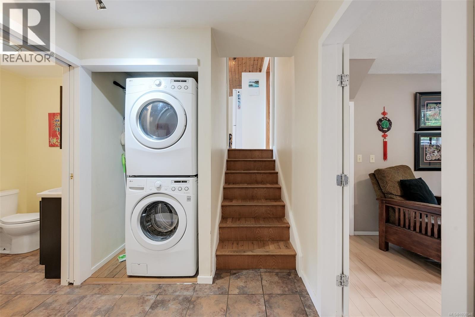 2340 Macdonald Rd - 48