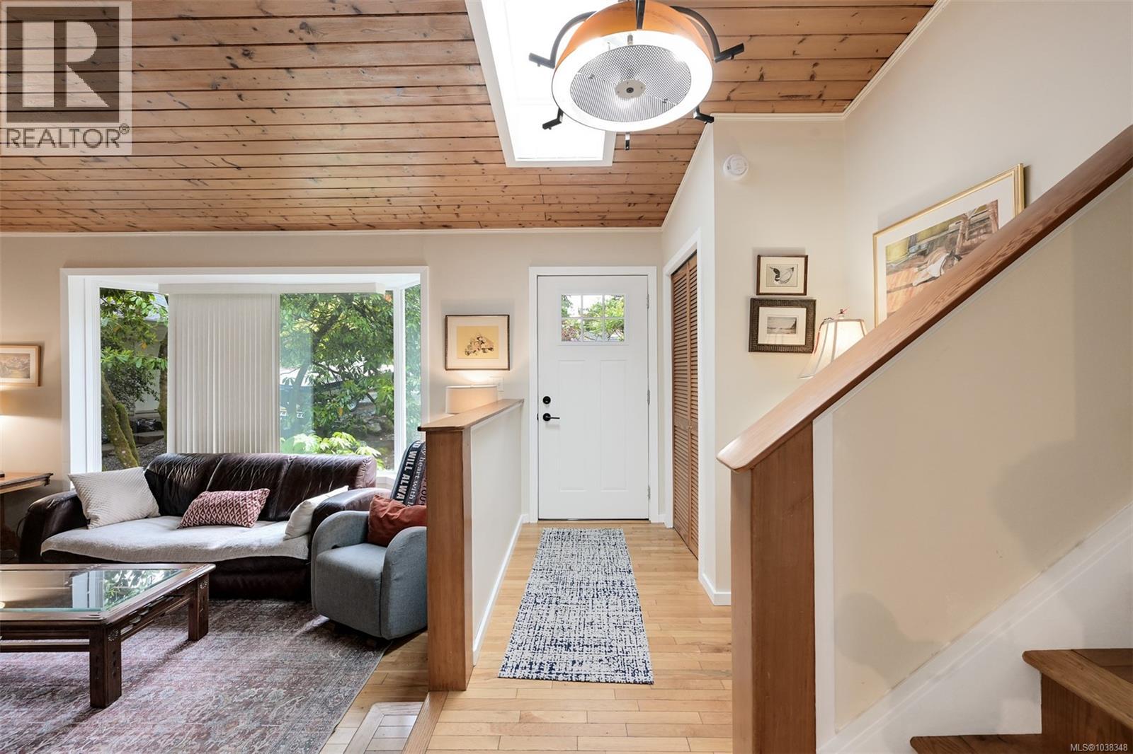 2340 Macdonald Rd - 5