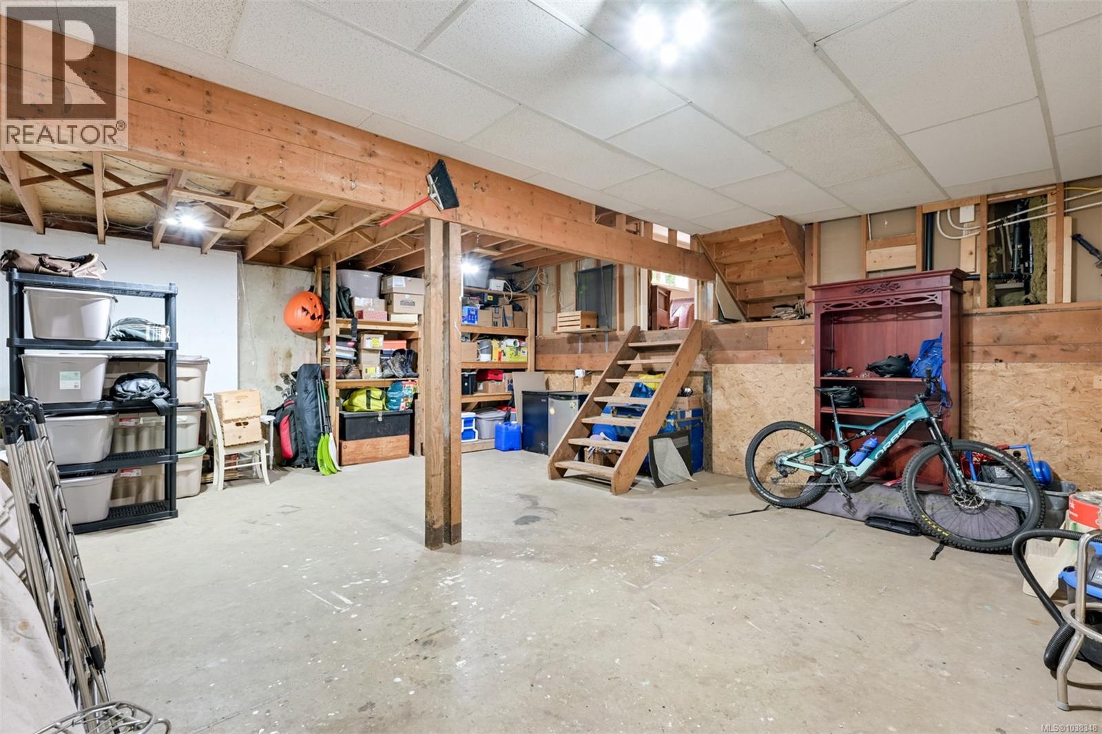 2340 Macdonald Rd - 51