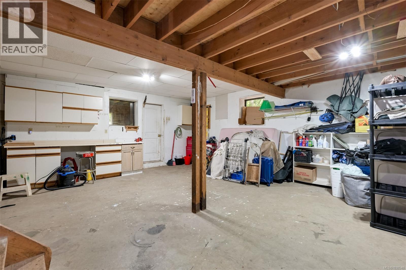 2340 Macdonald Rd - 52